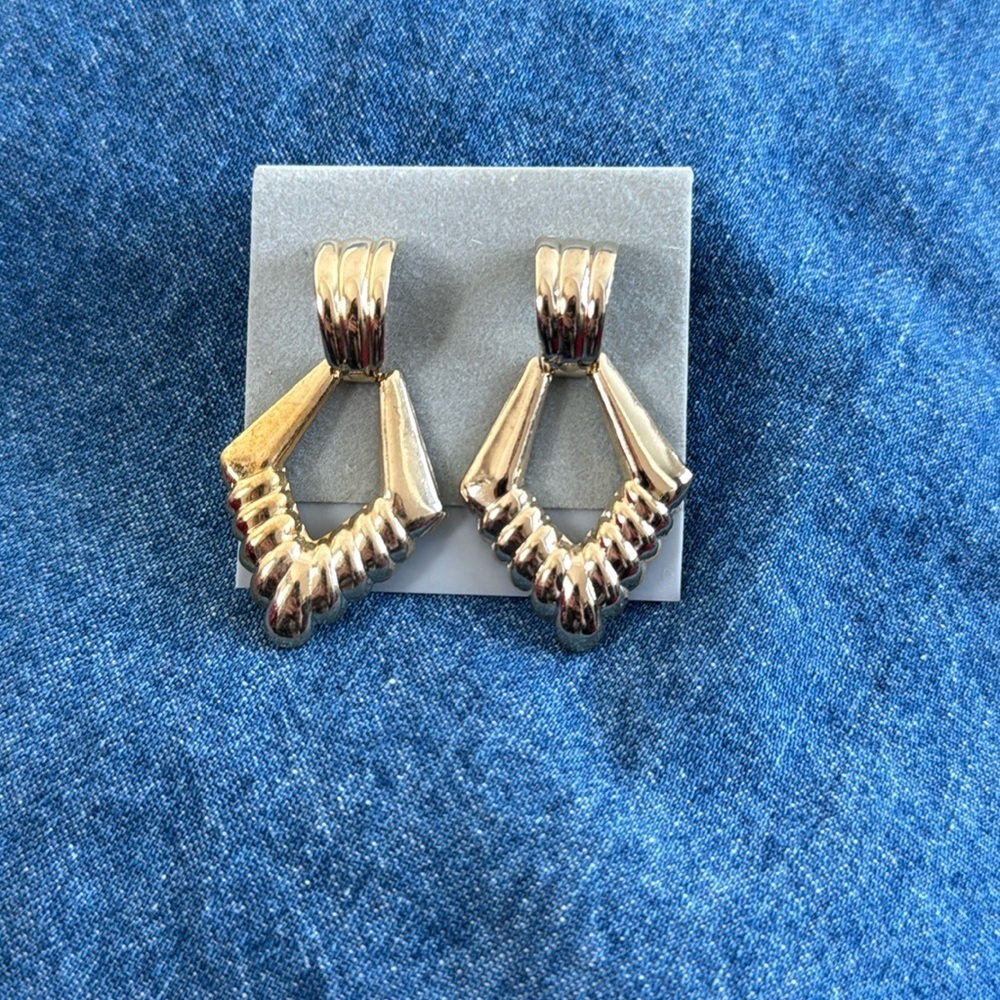 4/$10 Gold Tone Dangle Studs